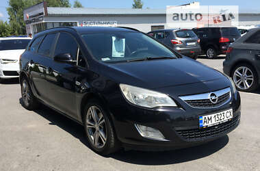 Универсал Opel Astra 2011 в Житомире