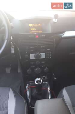 Универсал Opel Astra 2010 в 