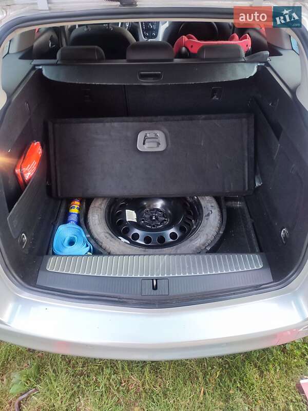 Універсал Opel Astra 2011 в Хмельницькому