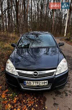 Хэтчбек Opel Astra 2007 в 