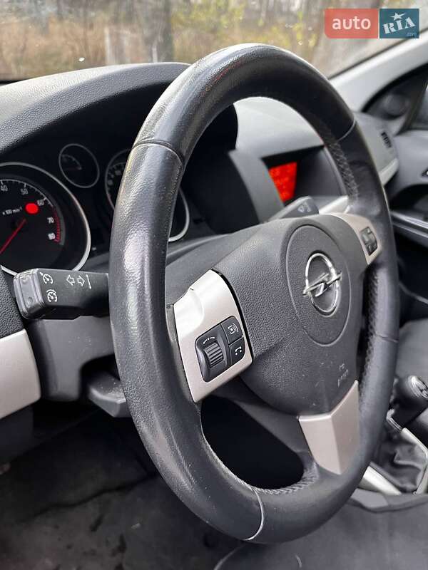 Хэтчбек Opel Astra 2007 в Виннице