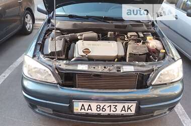 Седан Opel Astra 2004 в Києві