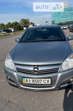 Універсал Opel Astra 2012 в Києві