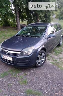 Универсал Opel Astra 2006 в Остер