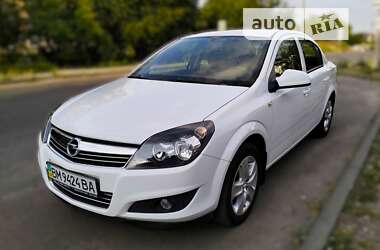 Седан Opel Astra 2013 в Сумах