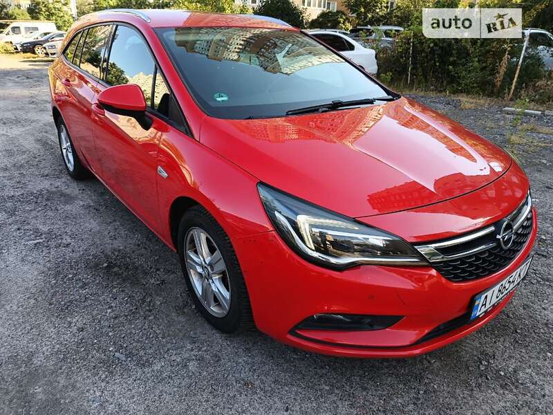 Универсал Opel Astra 2017 в Киеве