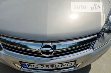 Универсал Opel Astra 2010 в Львове