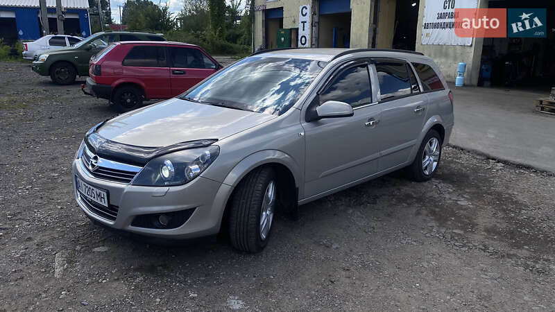 Универсал Opel Astra 2008 в Василькове