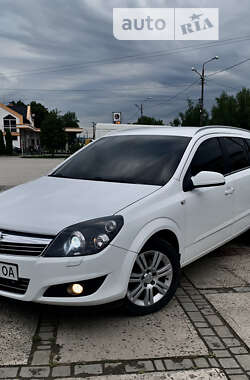 Універсал Opel Astra 2009 в Самборі