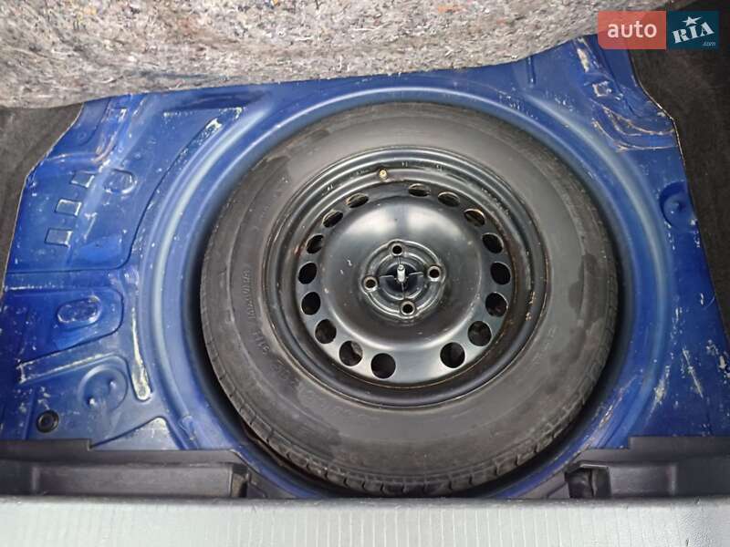 Хэтчбек Opel Astra 2008 в Ямполе