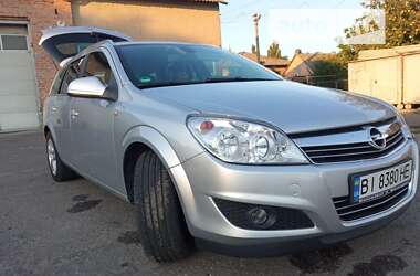 Универсал Opel Astra 2009 в Лохвице