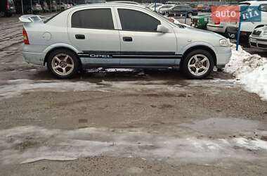 Седан Opel Astra 2005 в Кременчуге