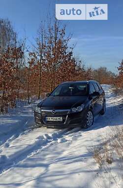 Универсал Opel Astra 2010 в Изяславе