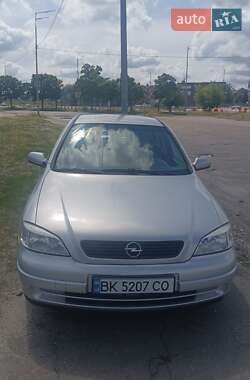 Хэтчбек Opel Astra 1999 в 