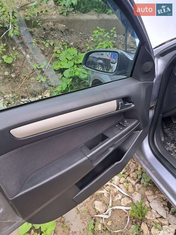 Универсал Opel Astra 2008 в Виньковцах