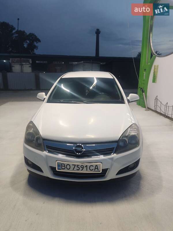 Универсал Opel Astra 2011 в Бережанах