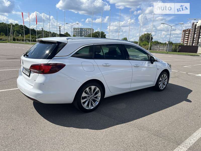 Универсал Opel Astra 2016 в Киеве