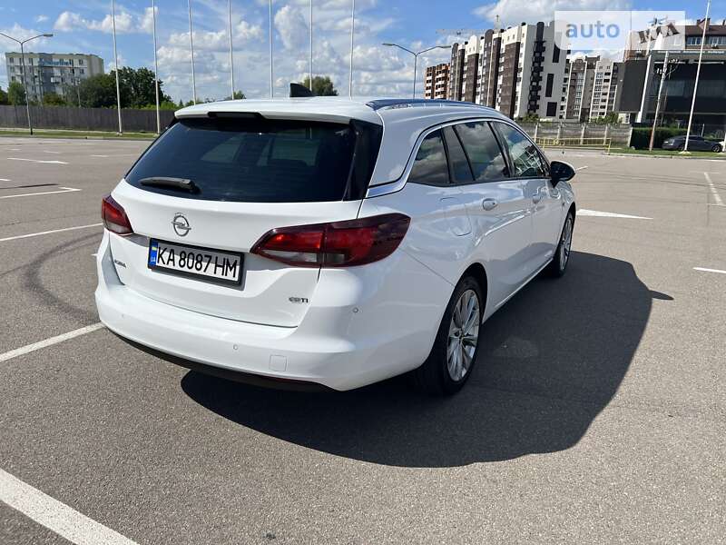 Универсал Opel Astra 2016 в Киеве