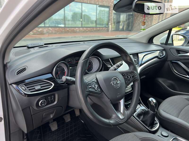 Универсал Opel Astra 2016 в Киеве
