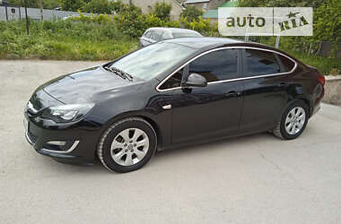 Седан Opel Astra 2013 в Каменец-Подольском