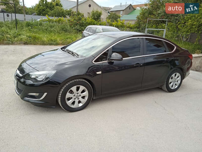Opel Astra 2013