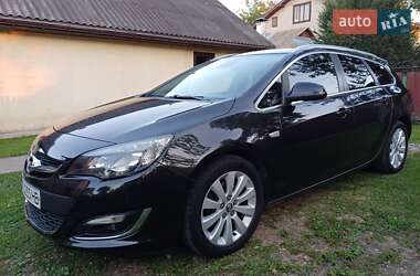 Універсал Opel Astra 2014 в Івано-Франківську