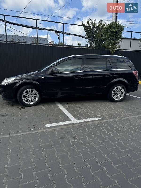 Універсал Opel Astra 2009 в Києві