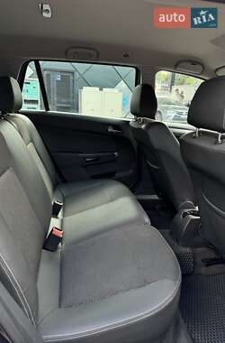 Универсал Opel Astra 2009 в 
