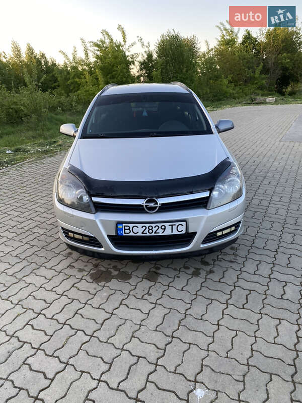 Универсал Opel Astra 2006 в Стрые