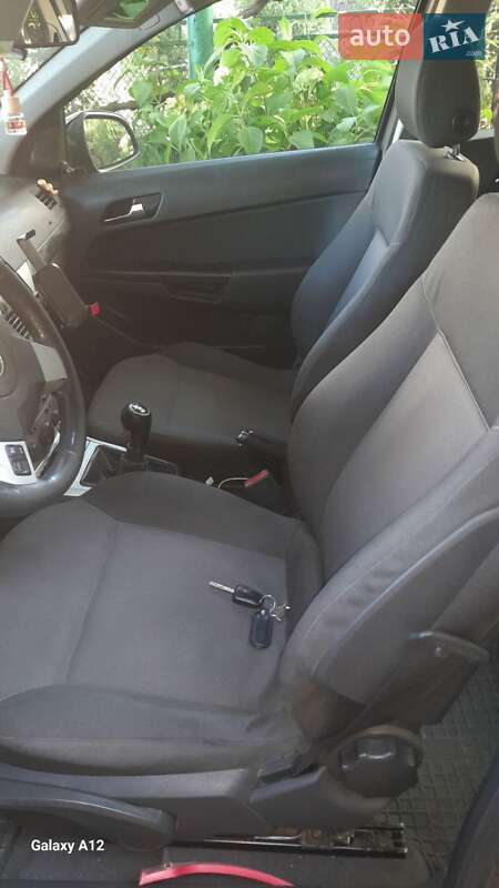 Универсал Opel Astra 2010 в Виноградове