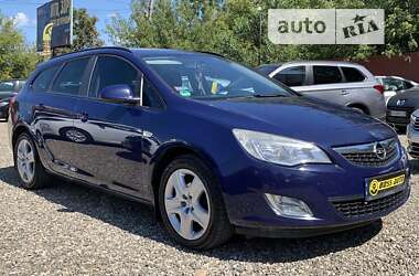 Opel Astra 2011