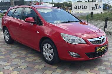 Универсал Opel Astra 2011 в Стрые