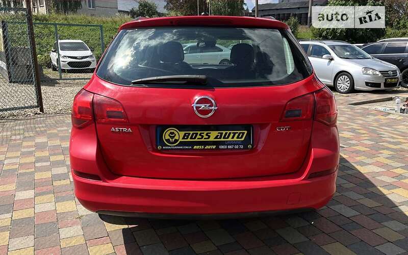 Универсал Opel Astra 2011 в Стрые