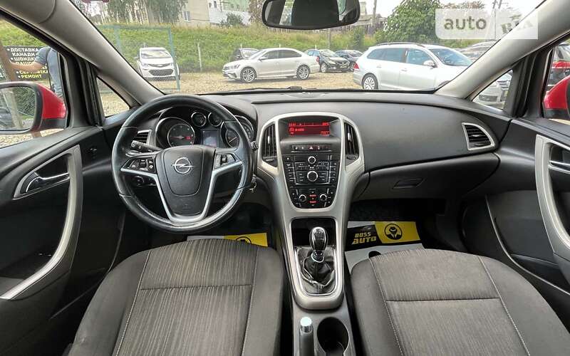 Универсал Opel Astra 2011 в Стрые
