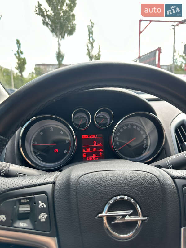 Універсал Opel Astra 2012 в Кривому Розі