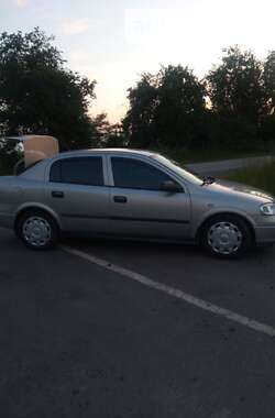 Седан Opel Astra 2007 в Понорнице