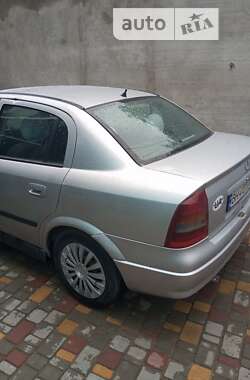 Седан Opel Astra 2002 в Білгороді-Дністровському