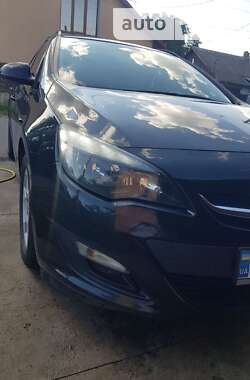 Универсал Opel Astra 2013 в Волочиске