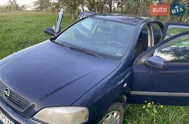 Седан Opel Astra 2002 в Хусті