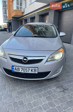 Opel Astra 2011