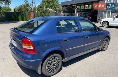 Хэтчбек Opel Astra 2001 в 