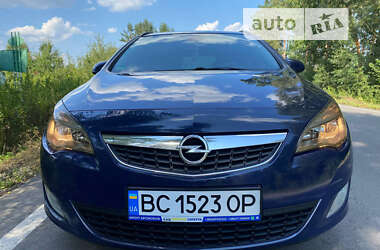 Універсал Opel Astra 2010 в Радехові