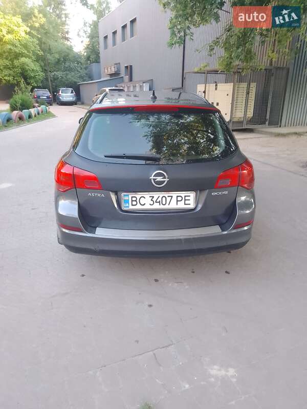 Универсал Opel Astra 2012 в Львове