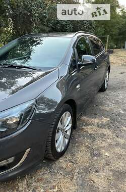 Универсал Opel Astra 2013 в Кривом Роге