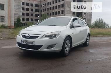 Универсал Opel Astra 2012 в Дрогобыче