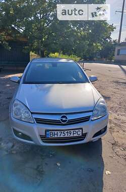 Хэтчбек Opel Astra 2010 в Болграде