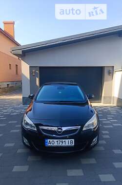 Хетчбек Opel Astra 2010 в Ужгороді