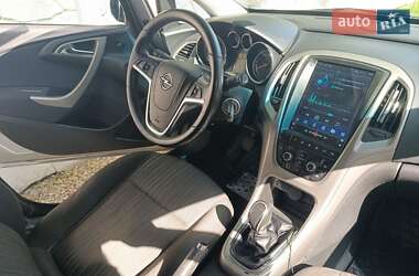 Универсал Opel Astra 2011 в 
