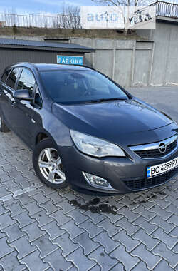 Універсал Opel Astra 2010 в Дрогобичі