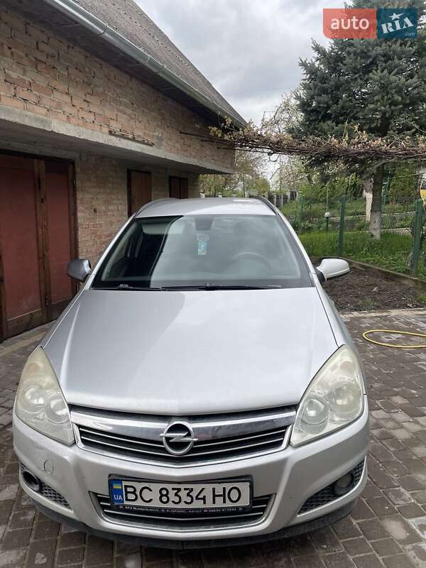 Универсал Opel Astra 2008 в Новом Роздоле